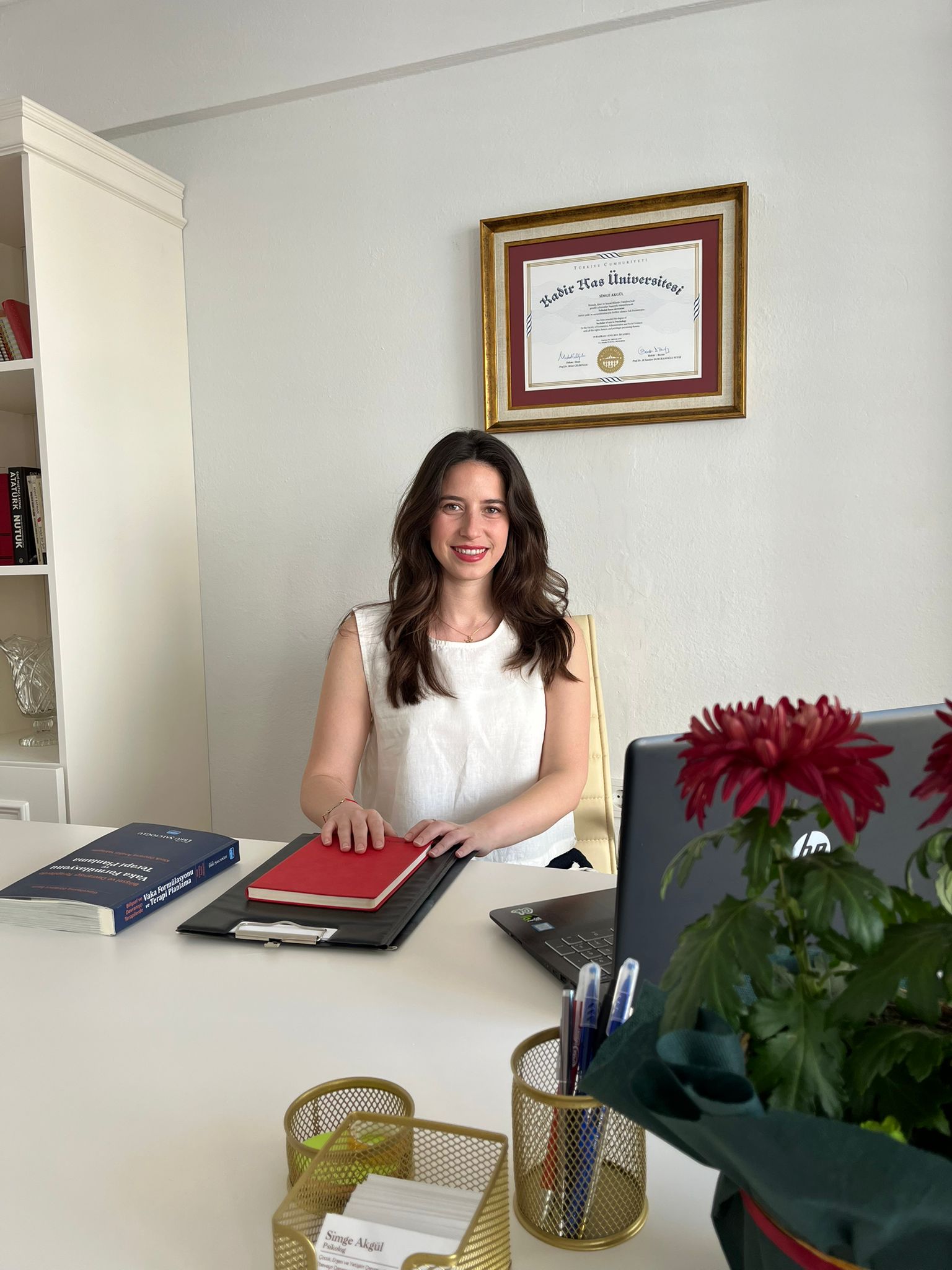 Psikolog Simge Akgül 1